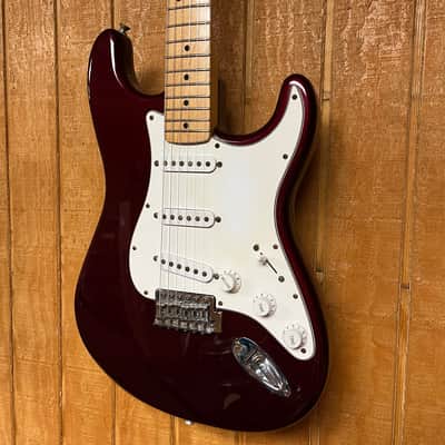 Fender Standard Stratocaster with Maple Fretboard 1998 - 2005 - Midnight Wine image 1