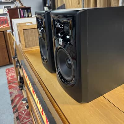 JBL 305P MkII 2-Way 5" Active Nearfield Studio Monitors (Pair) 2010s - Black image 3