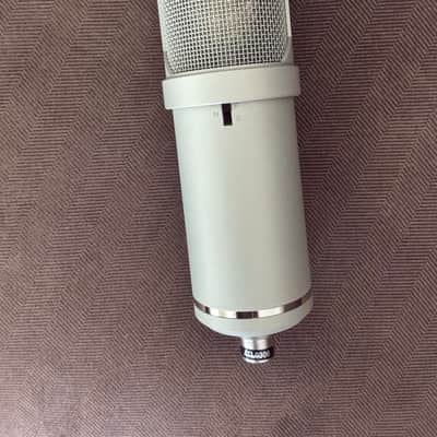 Lauten Audio Atlantis FC-387 Large-Diaphragm Condenser Microphone image 4