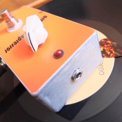 Orange Compressor Effect Pedal By Mojo Gear /Dan Armstrong's orange squeezer clone/vintage image 8