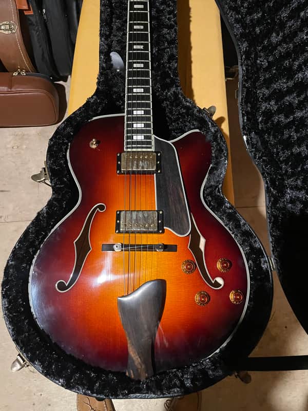 Eastman AR803CE-16 Uptown Archtop Sunburst | Reverb