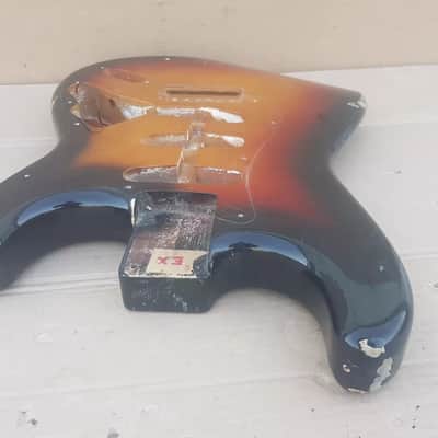 1983 SQUIER by FENDER STRATOCASTER JV BODY '62 - made in JAPAN - RELIC image 4