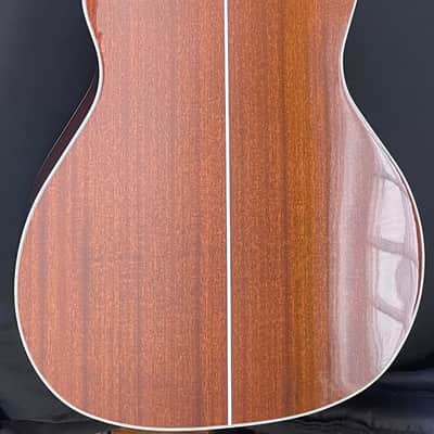 D'Angelico Premier Mott Grand Auditorium Cutaway Acoustic Bass with OHSC and Electronics 2010s - Vintage Sunburst image 4