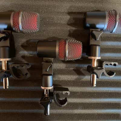 sE Electronics V Beat Supercardioid Dynamic Drum Microphone - 3-Pack w/ V Clamp image 1