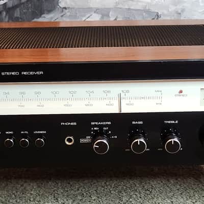 Realistic Realistic STA-85 is a vintage AM/FM stereo receiver 1978 - Walnut wood veneer image 4