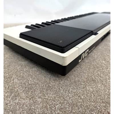JVC KB-700B - Keyboard - Black And White - Fair w/ Power Supply & Soft Cover image 10