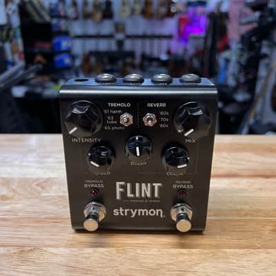 Strymon Flint Reverb and Tremolo V1 2020 - 2021 - Black with Black