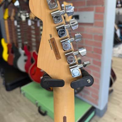 Fender Player Stratocaster with Maple Fretboard 2023 - 2024 - Candy Apple Red image 9
