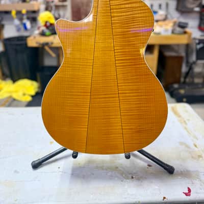 Taylor 614ce with Fishman Electronics 1998 - 2002 - Natural image 5