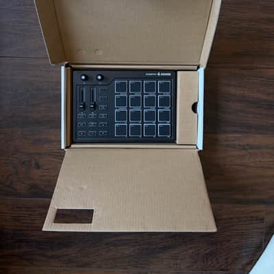 Donner MIDI Pad Beat Maker Machine Professional, Drum Machine with 16 Beat Pads, 2 Assignable Fader & Knobs and Music Production Software image 4