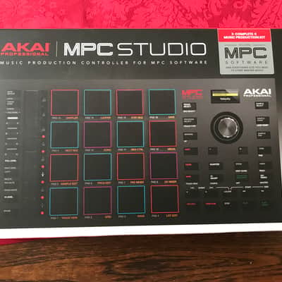 Akai MPC Studio Music Production Controller 2021 - Present - Black image 2
