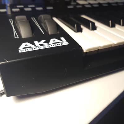 Akai Advance 25 Keyboard Controller 2010s - Black image 8