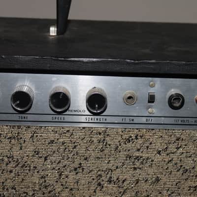 Realistic Carnival 34 Amplifier #517 oct25 1960's - wood image 5