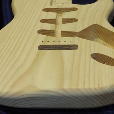 1 Piece 40yr Aged Pine Strat Style body - 3lbs 3oz #3674 *IMPORT CHARGES INCLUDED image 5