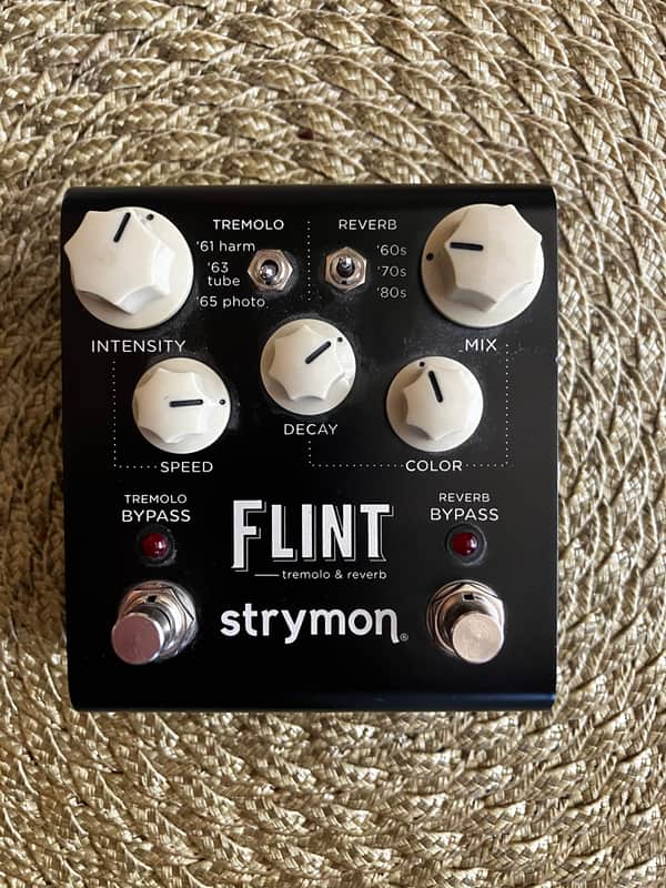 Strymon Flint Reverb and Tremolo V1 2012 - 2022 - Black with White Knobs