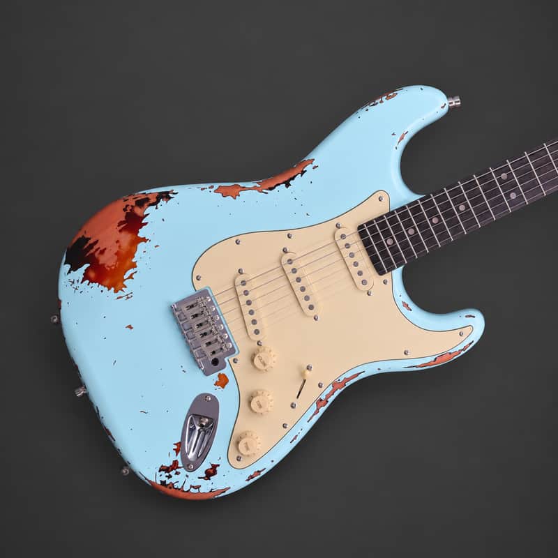 Dhatarattha SSS Strat-Style – Surf Blue over Sunburst Nitro Relic