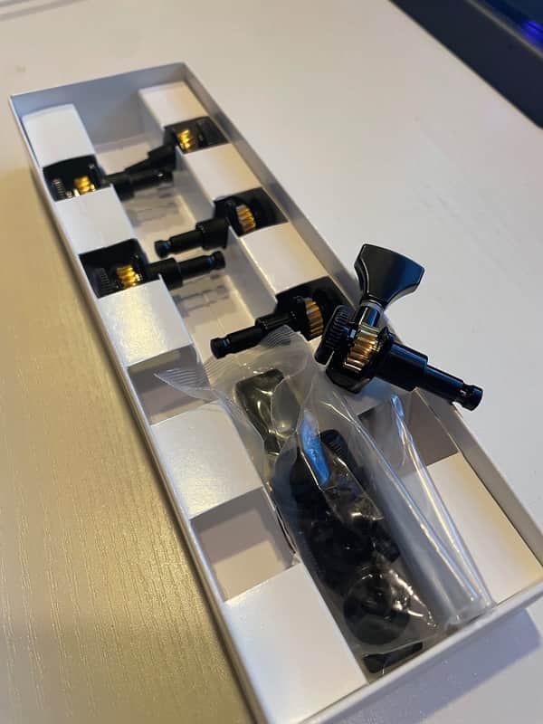 Hipshot Grip-Lock 6 String In Line Locking Tuners Black image 1