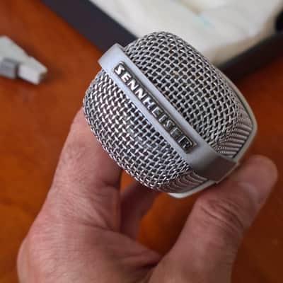 Sennheiser Sennheiser MD 421-2 – Vintage Classic Professional Microphone image 24