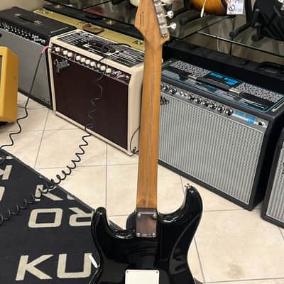 Fender FSR Vintera II '50s Stratocaster with Roasted Maple Fretboard 2025 - Black with Black Pickguard image 5