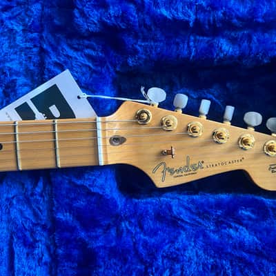 Fender 75th Anniversary Commemorative Stratocaster 2021 - 2-Color Bourbon Burst image 3