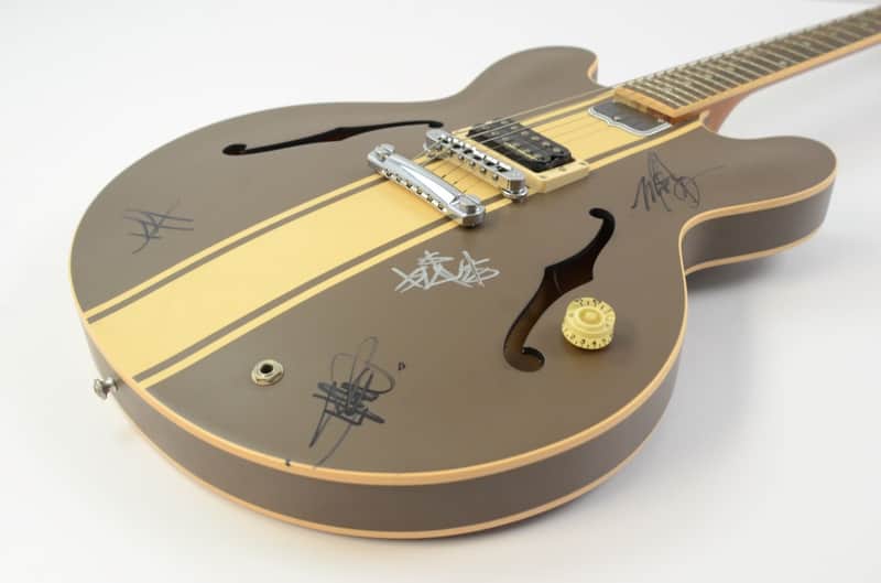 Gibson Tom Delonge ES-333 Guitar - Brown Stripe w/ OHSC - Signed