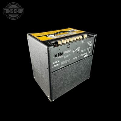 Used Fender Rumble 40 V3 TSU26335 image 2