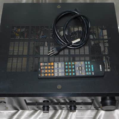Yamaha HTR-5790 receiver with phono input pre outs and remote image 2