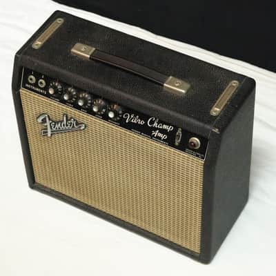 Fender Vibro Champ Amp vintage guitar amplifier - Made in USA 1962? 1966? image 2
