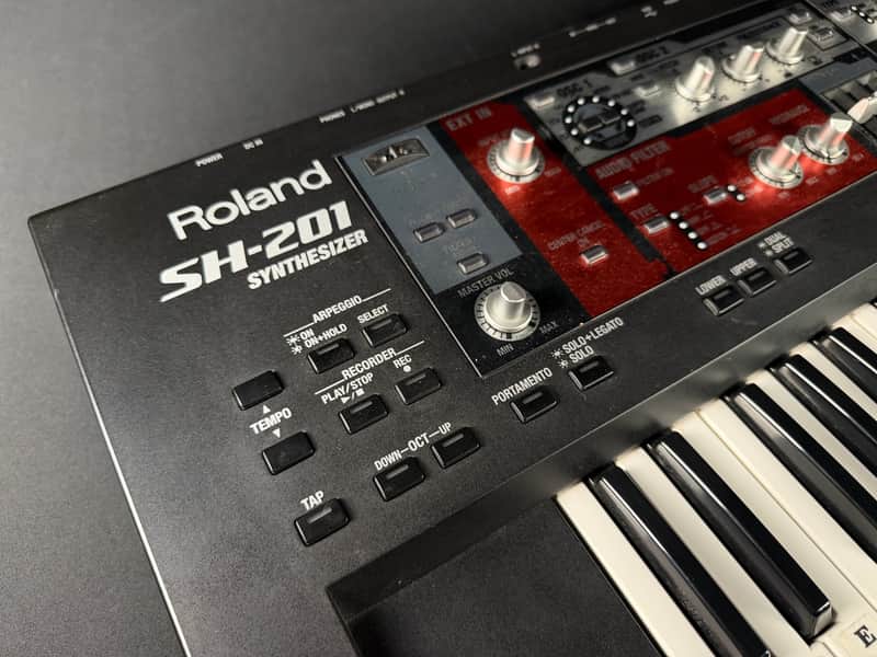 Roland sh-201 ケース付き　シンセサイザー Roland SH-201 49-Key Synthesizer | Reverb Canada