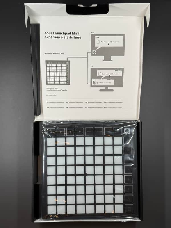 Immagine Novation Launchpad Mini MKIII Pad Controller 2019 - Present - Black - 1