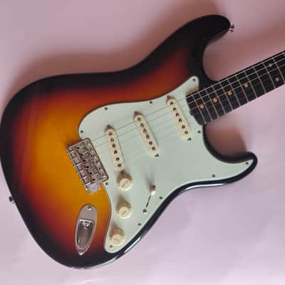 Fender American Vintage II '61 Stratocaster - 3-Color Sunburst (2025) image 1