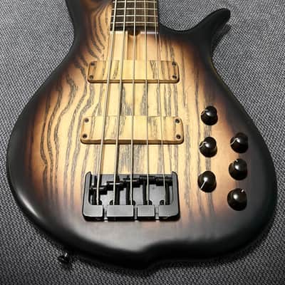 F Bass BN5 image 3