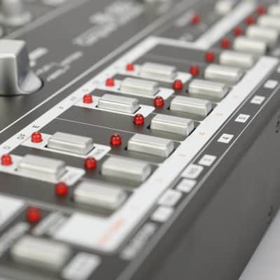 Din Sync RE-303 Bass Line Analog Synth Roland TB-303 Replica Black
