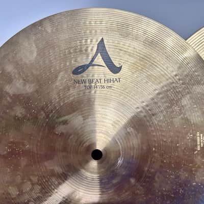Zildjian 14" A Series New Beat Hi-Hat Cymbals (Pair) 2013 - Present - Traditional - NOS- 916 Grams Top / 1379 Grams Bottom image 2