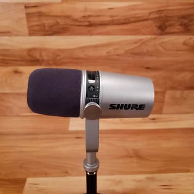 Shure Motiv MV7-S Podcasting, Streaming, Home Recording and Gaming Microphone Silver Free Shipping! image 5