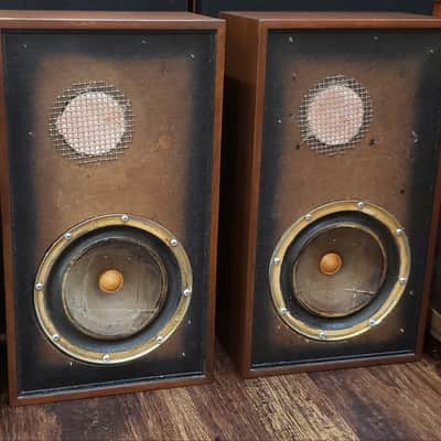 KLH Model 32 1966-1972 Walnut image 3