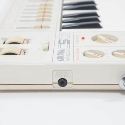 [SALE Ends June 30] YAMAHA CS01 WHITE Rare Color Mobile Analog Synthesizer CS-01 w/ 100-240V PSU image 4