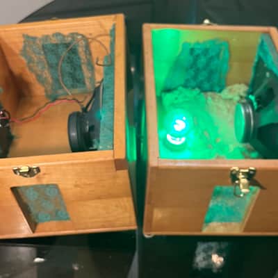 Rotary Connection 2x8 portable light up guitar speaker cabinet. Semi Open. 8 ohms/50watts. Vintage speakers and style/sound. Cuts in half for travel. Utah/pyle speakers. 2026 - Blonde/Green image 11