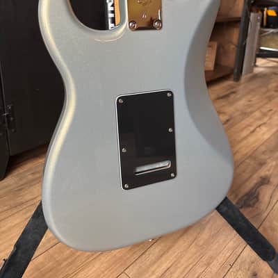 Fender Player Stratocaster HSH with Pau Ferro Fretboard 2019 - 2024 - Silver image 7