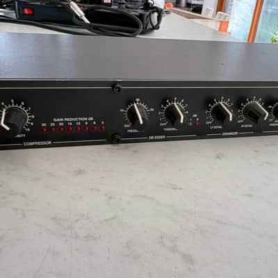 dbx 286A Mic Preamp / Processor 2000s - Black image 4