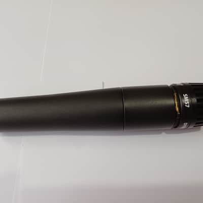 Shure SM57 Cardioid Dynamic Microphone - with zip case and mic clip image 7