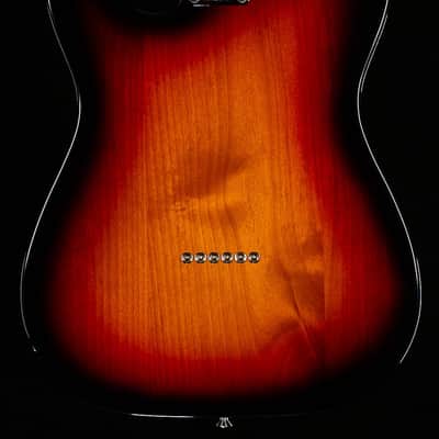 Fender American Professional Classic Hotshot Telecaster Maple Fingerboard 3-Color Sunburst (168) image 4