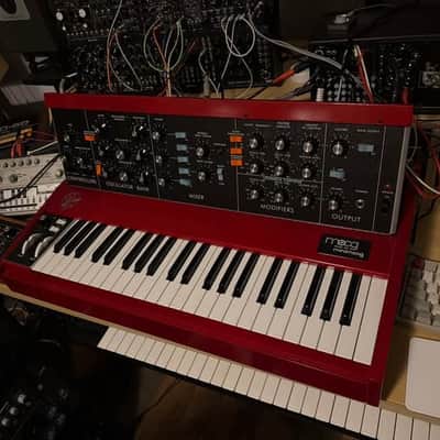 Moog Geddy Lee Minimoog Model D 44-Key Monophonic Synthesizer 2025 image 2