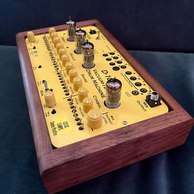 Metasonix D1000 2026 - Walnut image 5