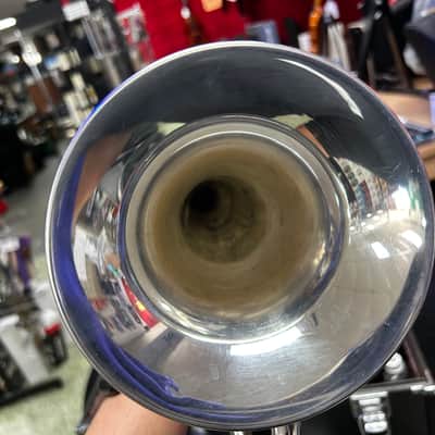 YAMAHA YFH-2310S Standard Flugelhorn; key of Bb; .445" bore; 6" yellow-brass bell Silverplated image 11