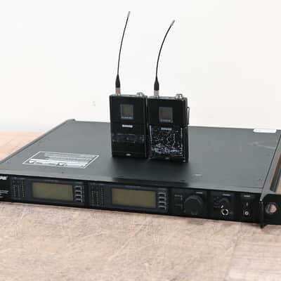 Shure UR4D Wireless Receiver w/ two UR1 Bodypack Transmitters - H4 Band CG0077F image 1