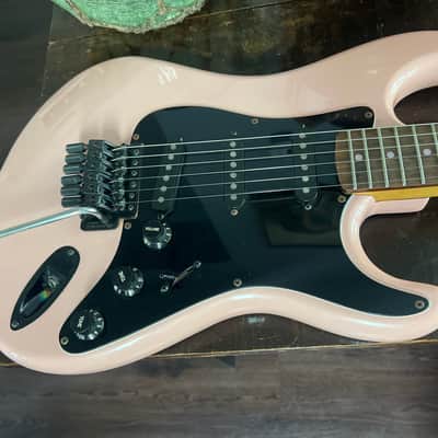 Hondo Fame 760 1980s - Pink w/Matching Headstock RARE image 4