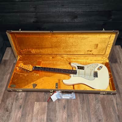 Fender American Vintage II Series '61 Stratocaster USA White Electric Guitar image 10