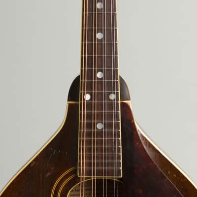 Immagine Gibson  A-2 Carved Top Mandolin (1921), ser. #64513, original black hard shell case. - 8