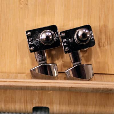 Fender Deluxe Locking Staggered Guitar Tuners, Chrome 1.7 x 10 x 4.5 inches 2020s - Chrome image 4